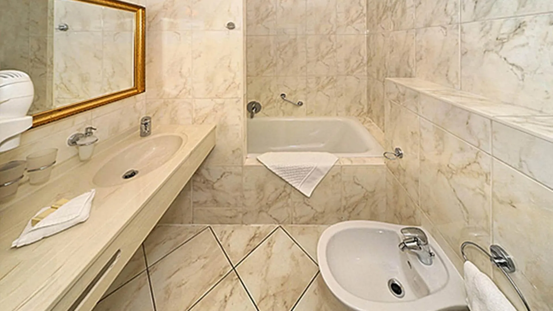 Humboldt Park Hotel & Spa Karlovy Vary 4*,